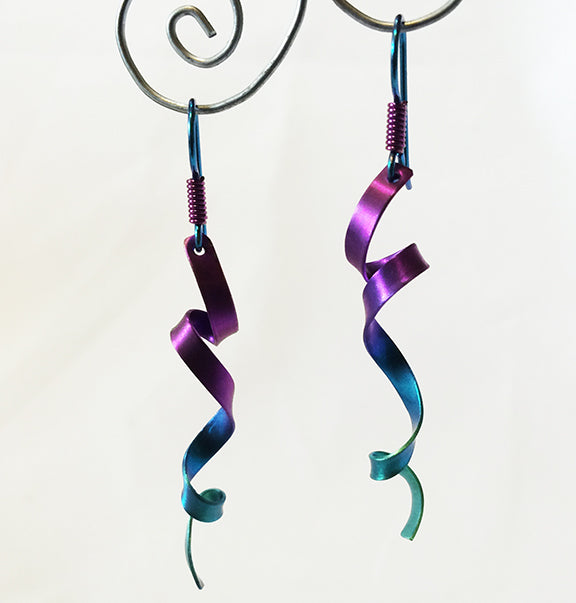 Fuchsia - Green Rainbow Medium Streamers